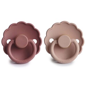 FRIGG 6-18 Months Daisy Pacifier Blush/Woodchuck 2 Pack