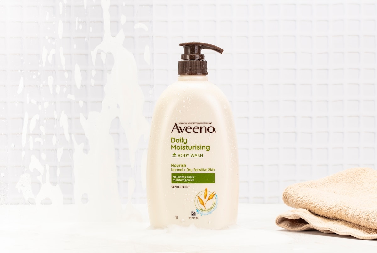 Aveeno Active Naturals Daily Moisturising Body Wash 1 Litre