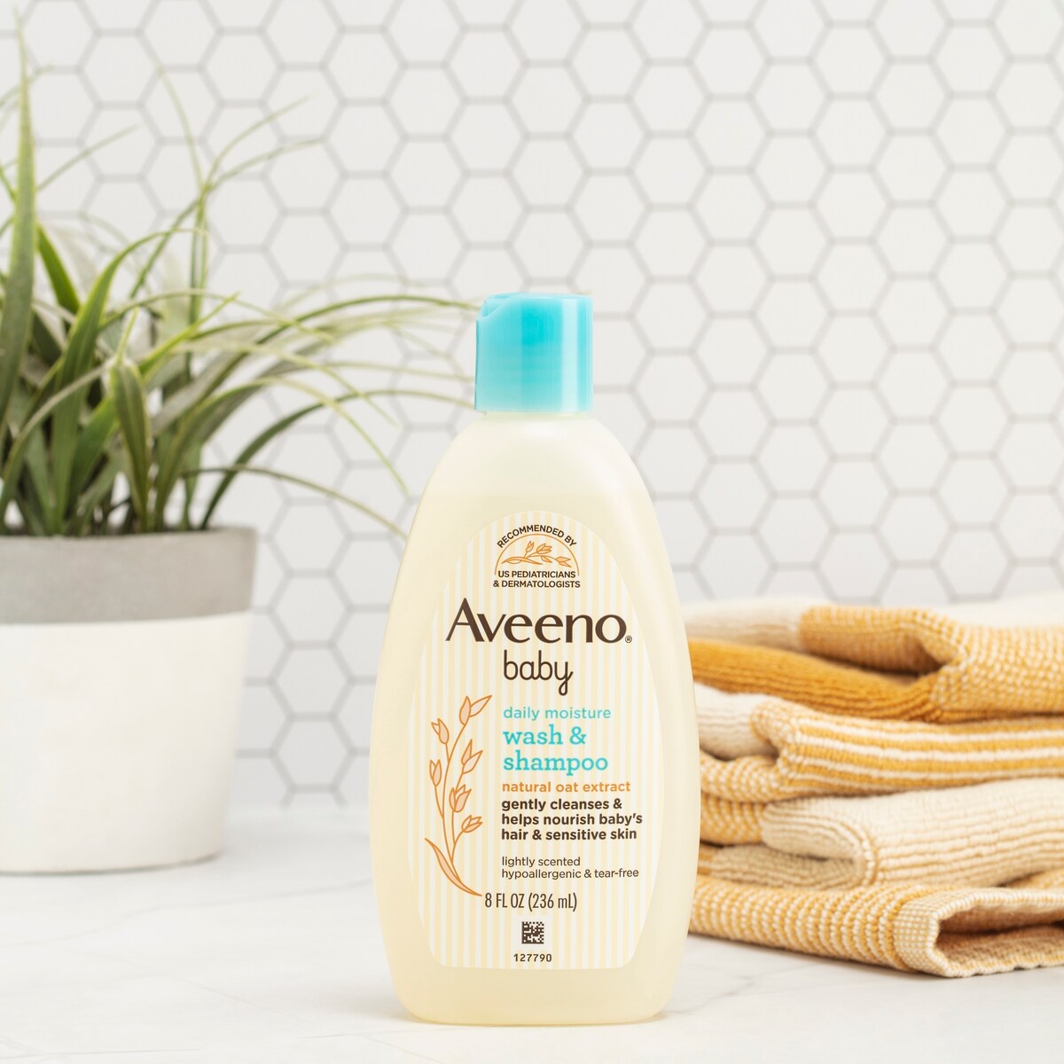 Aveeno Baby Wash & Shampoo Lightly Scented 236Ml